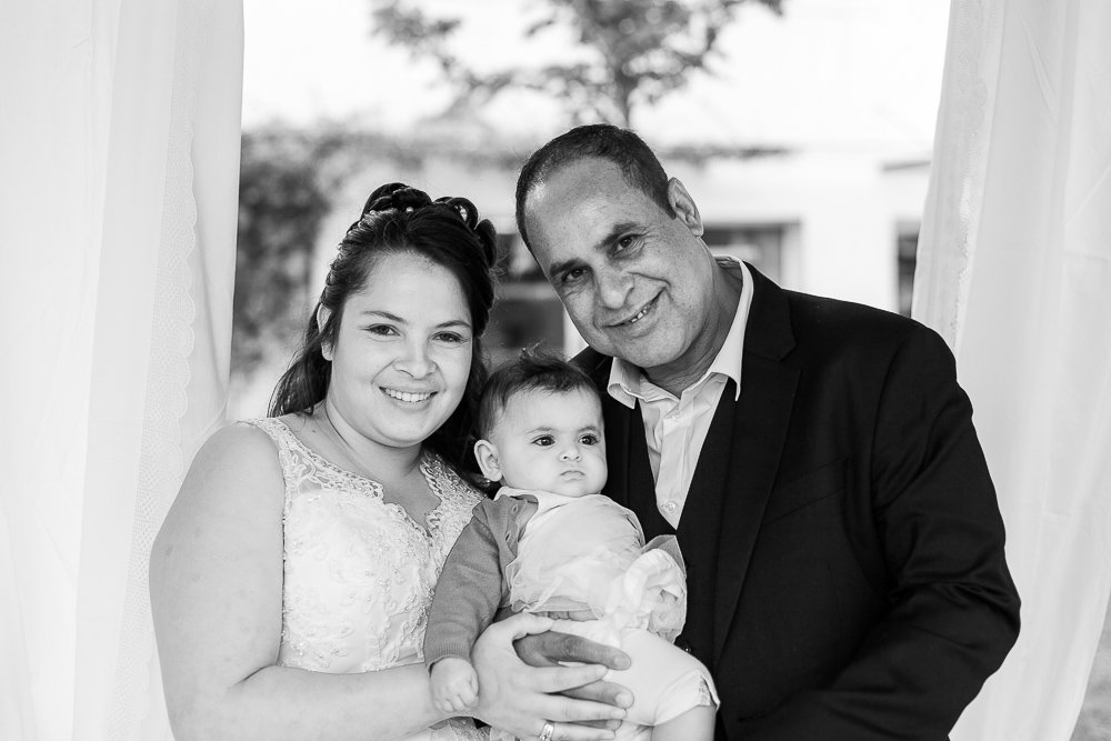 Photo de couple lors d'un mariage a Manosque. Photo en WB type vintage