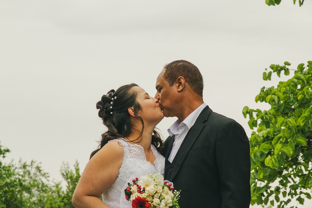 Le bisou. Mariage à Carcès, Brignoles